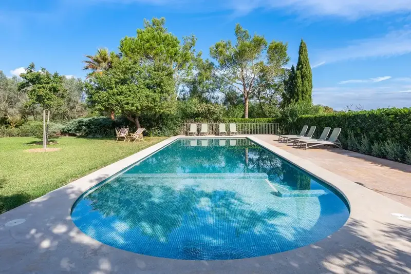 This outstanding property is located in an ideal location between Pollença and Alcúdia, just eight minutes by car from the charming old town — photo 4