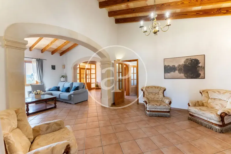 Casa con piscina en alquiler en Carrer Ruberts — photo 11