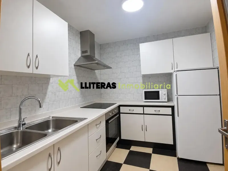 Excellent opportunity in a magnificent location on Avenida Alcúdia in Inca, just minutes from schools, supermarkets, shops and everything — photo 5