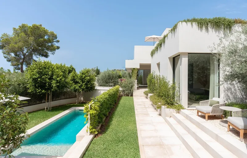 Exceptional newly built villa offering the very best in modern luxury — photo 4