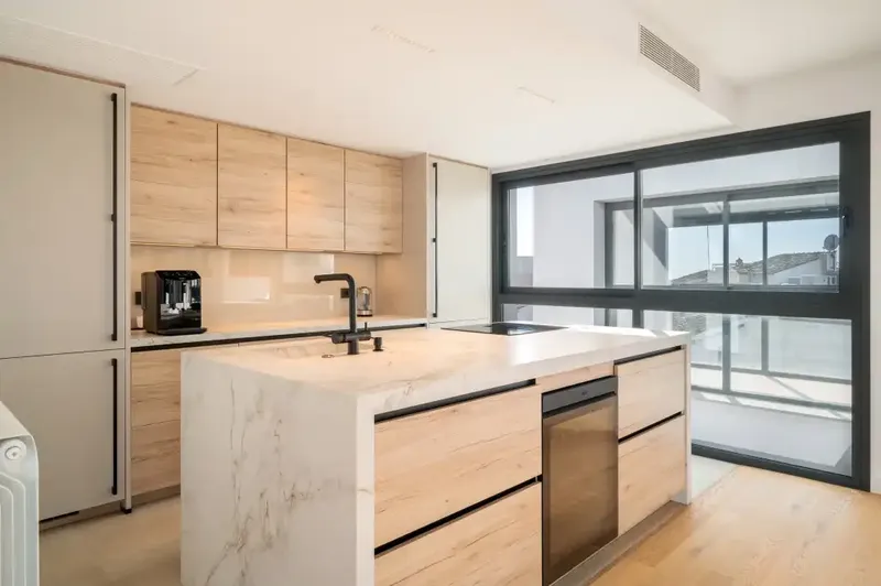 This elegant duplex penthouse is for sale in El Molinar, one of the most sought-after coastal neighborhoods in Mallorca, with an ideal location — photo 4