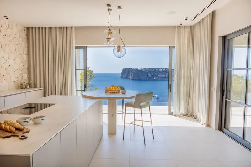 Newly built villa with infinity pool in Port Andratx — photo 9