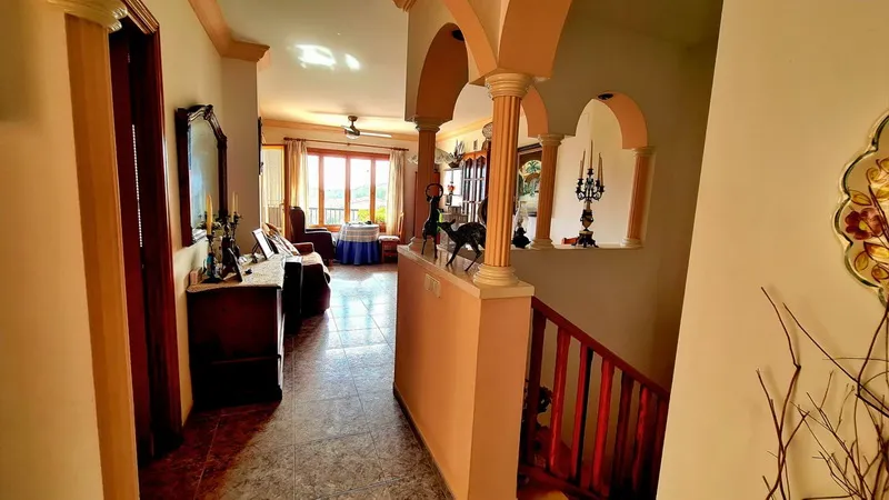 Townhouse with multiple possibilities — photo 1