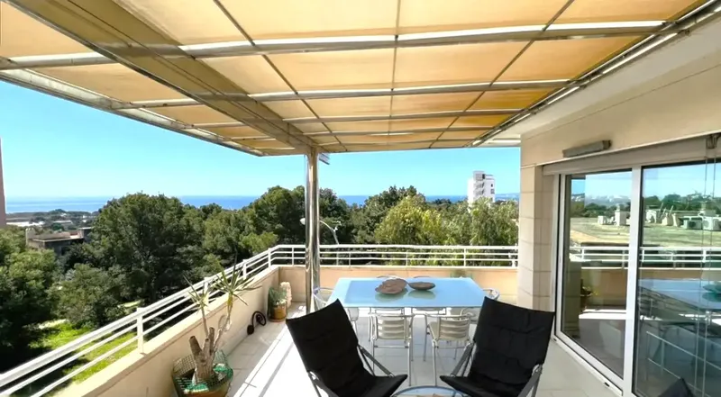 This exclusive penthouse is located in Bonanova, one of the most prestigious areas of Palma, known for its tranquility, beauty and proximity — photo 2