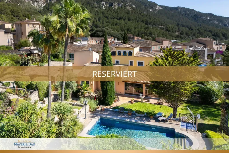 This elegant finca, built in 2002, extends over a generous area of 274 square meters on a 1,567 square meter plot — photo 1