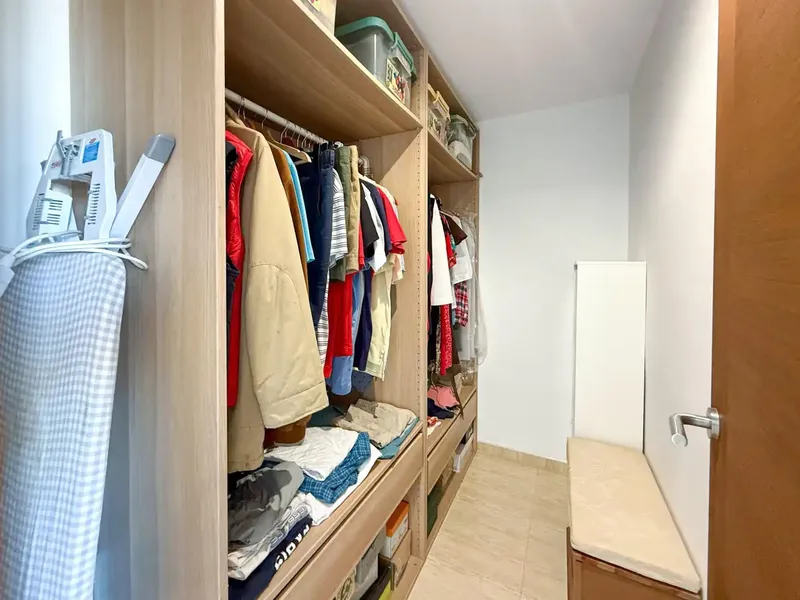 Discover this magnificent apartment on the second floor of a building without a lift, notable for its semi-new condition — photo 12