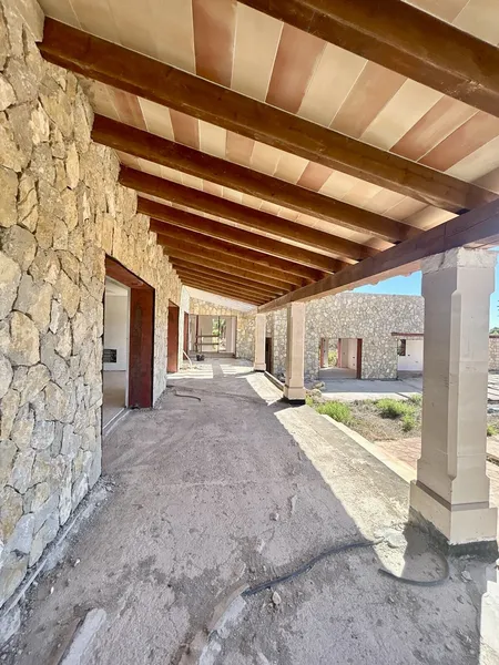 Finca reformada con materiales de alta calidad en Cala Santanyi, a 900 m de la playa, con 5 dormitorios — photo 3
