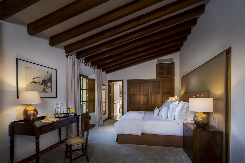 Vacation rental: Villa with sea and mountain views — photo 12