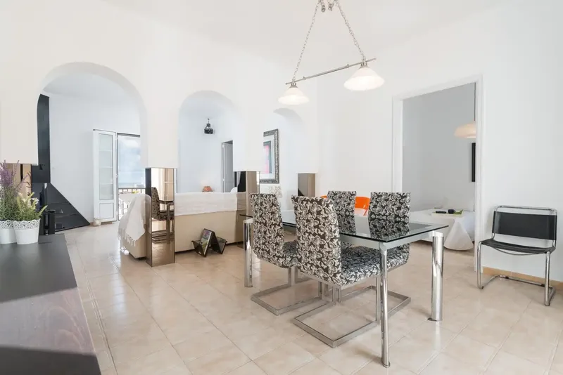 Property on the front line with sea views in Can Picafort – Mallorcan house with 3 dwellings and independent access from two streets. — photo 7
