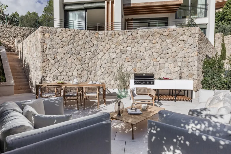 Furnished apartment for sale in Cala Major with mountain view and sea views — photo 1