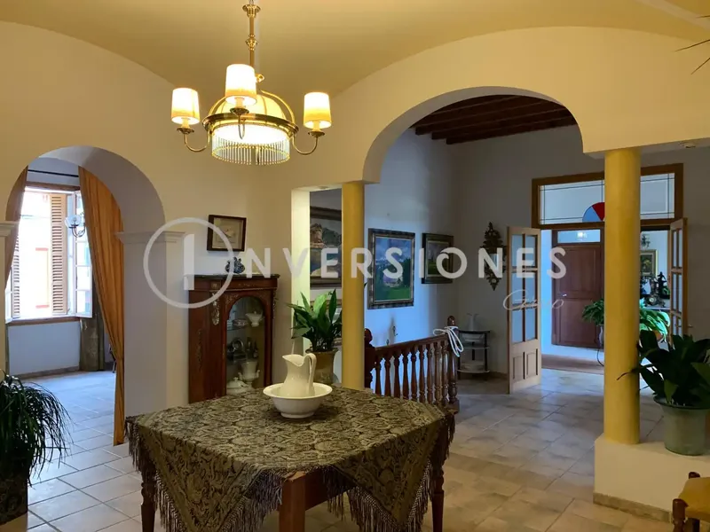 Inversiones Grup Real Estate Boutique presents this majestic Mallorcan manor house with tourist license in Muro. — photo 6