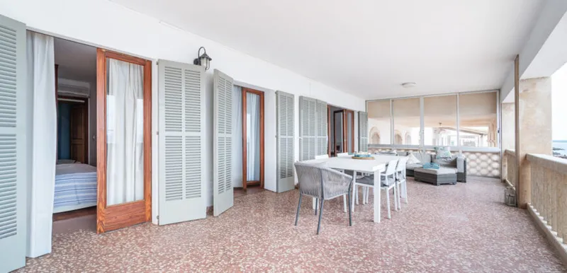 Apartment on the first line of the sea in Sa Rápita with terrace and views — photo 10