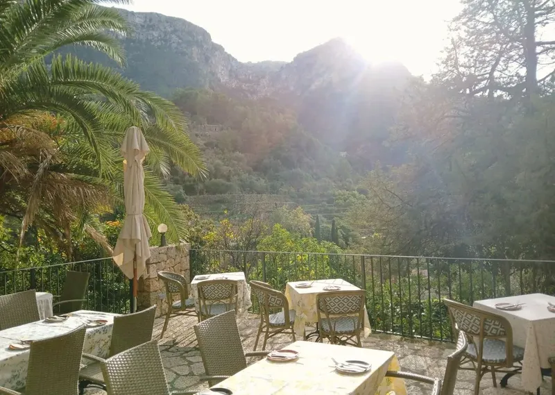 Bar transfer in Deià — photo 4