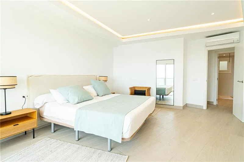 Fully renovated seafront apartment — photo 11