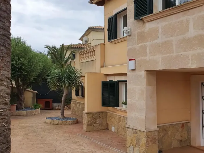 For sale a beautiful house in the charming and quiet village of Tolleric, renovated four years ago. — photo 3