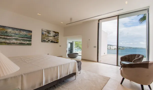 Mansion with access to the sea in Cala Vinyas — photo 10