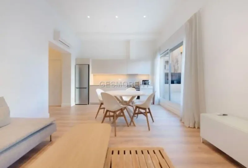 Location: Residential building in the Aragón street area — photo 9