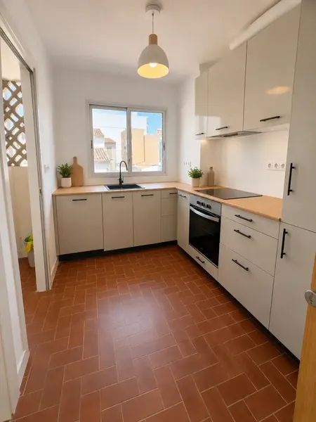 Apartamento con terraza en alquiler en Carrer de Caro — photo 4
