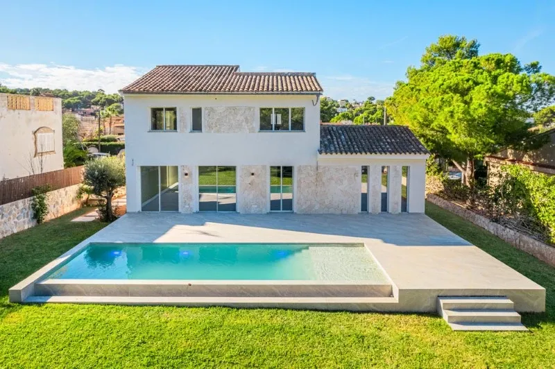 Villa with sea views and pool in Nova Santa Ponsa — photo 9