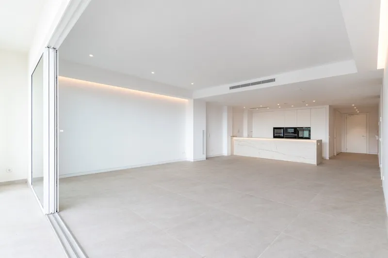 Luxury Ground-Floor Apartment with Stunning Terrace & High-End Finishes — photo 7