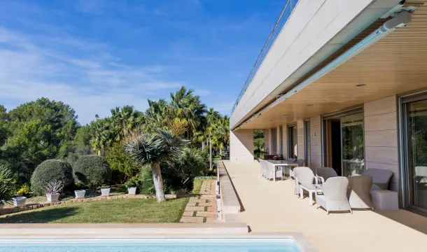 Charming villa with spectacular views in Puntiró, Palma — photo 8