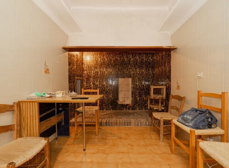 Townhouse with renovation project in Es Llombards — photo 12