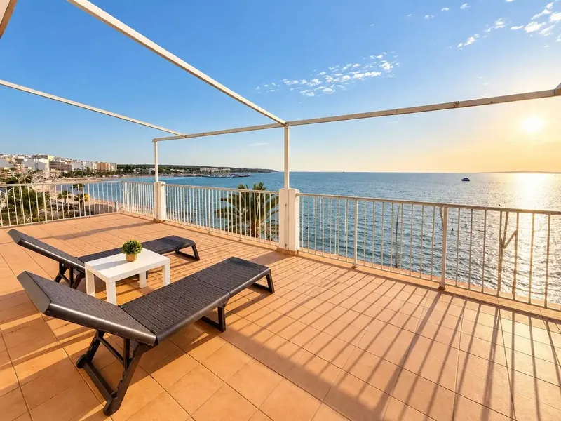Penthouse on the seafront – Temporary rental – El Arenal — photo 2