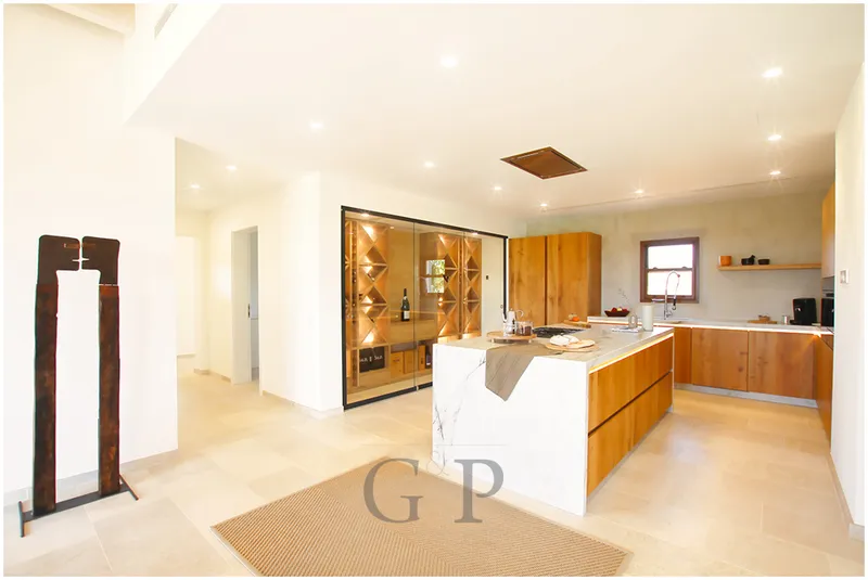 Real estate details — photo 9