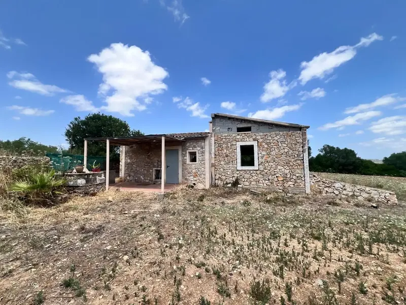 Rustic finca for sale just 5 minutes by car from Villafranca, in a quiet setting surrounded by nature. — photo 1