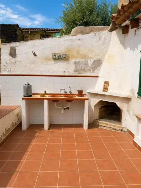 AVS Properties offers for sale a traditional Majorcan house, free ceiling, with patio and garage in Santa Maria del Camí, with 224 m2 built — photo 3