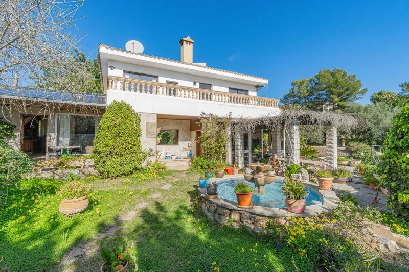 House with mountain views — photo 4