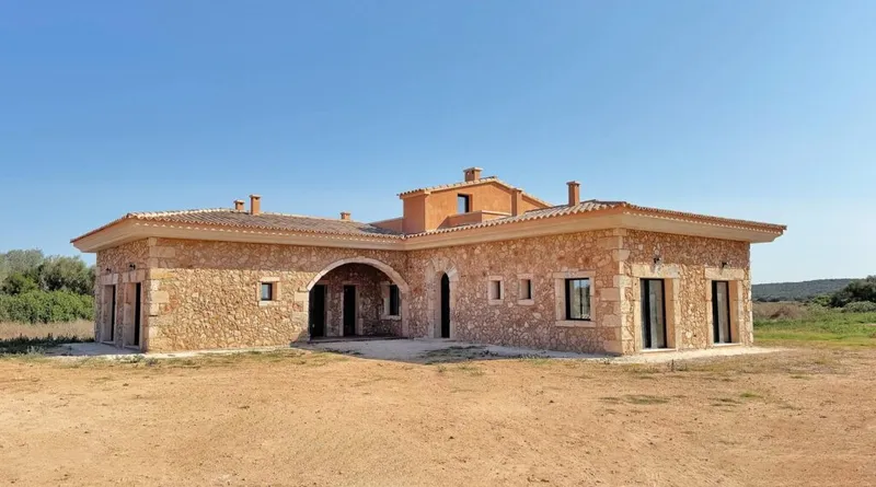Contemporary New-Build Finca with Guest House on an 18,000 m² Plot near Ses Salines — photo 1