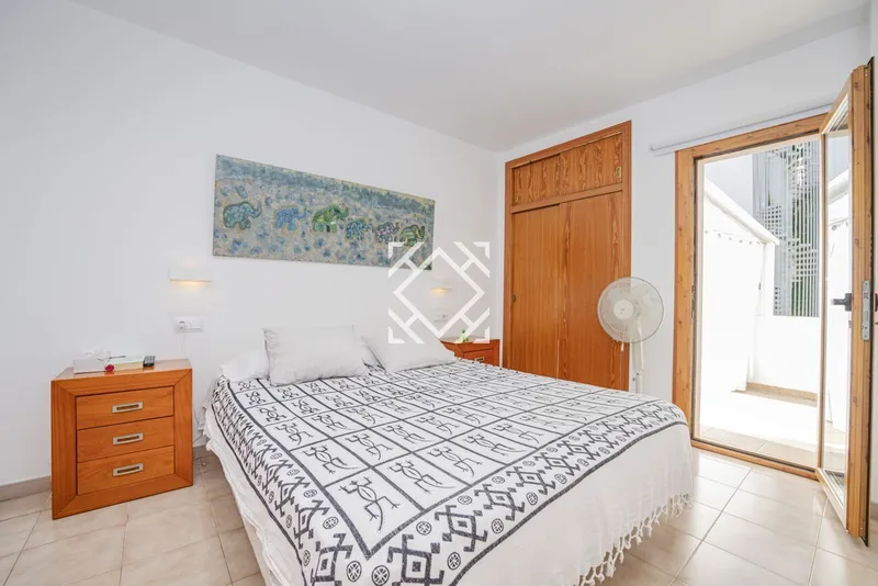 Spacious and bright flat for sale with a large terrace in Puerto de Alcudia — photo 11