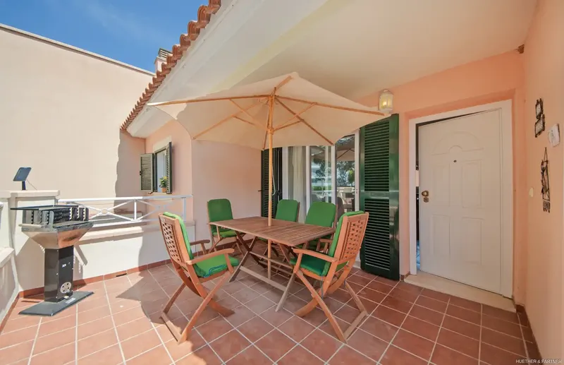 Penthouse near the beach with rooftop terrace and communal pool — photo 2