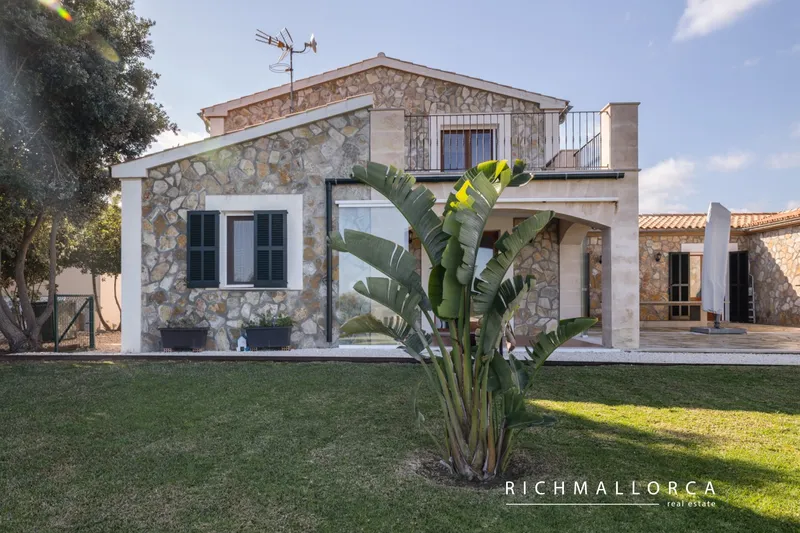 Stunning Finca Surrounded by Nature Between Alcudia and Pollensa — photo 4