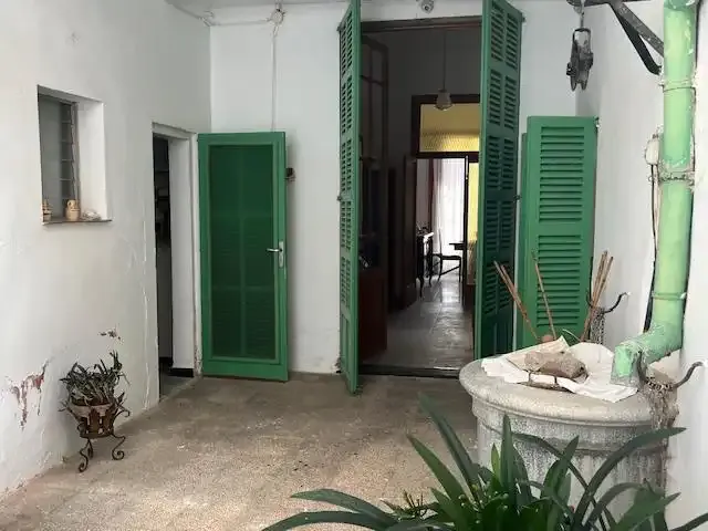 Charming village house for sale in Santa Margalida, Mallorca. A property with character, spacious rooms and enormous potential for cr — photo 2