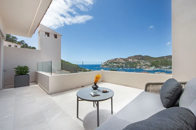 Elegant Townhouse for Sale in a Prime Location with Sea Views in Andratx — photo 6