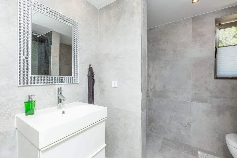 Elegant family villa in exclusive residential location near the center — photo 10