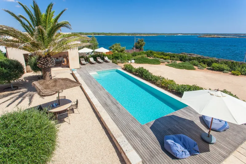 Vacation rental: Villa on the seafront in Colonia de Sant Jordi for rent — photo 1