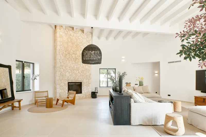 Modern family villa with traditional architecture in a prime location in Santa Ponsa - Marcel Remus Real Estate — photo 10