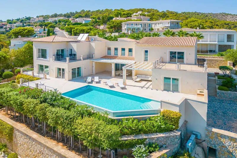 Spacious luxury villa with fantastic sea and panoramic views — photo 1