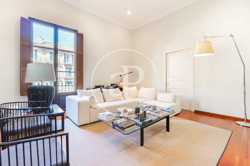 Stately apartment for rent in Las Ramblas — photo 4