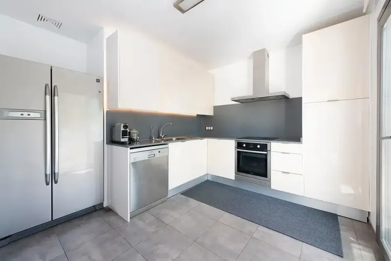 Bright and cozy top-floor apartment ideally located just one block from the stunning beach of Puerto de Alcúdia — photo 9