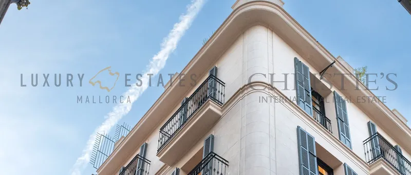 Unique lavishly renovated townhouse in the heart of Palma — photo 1