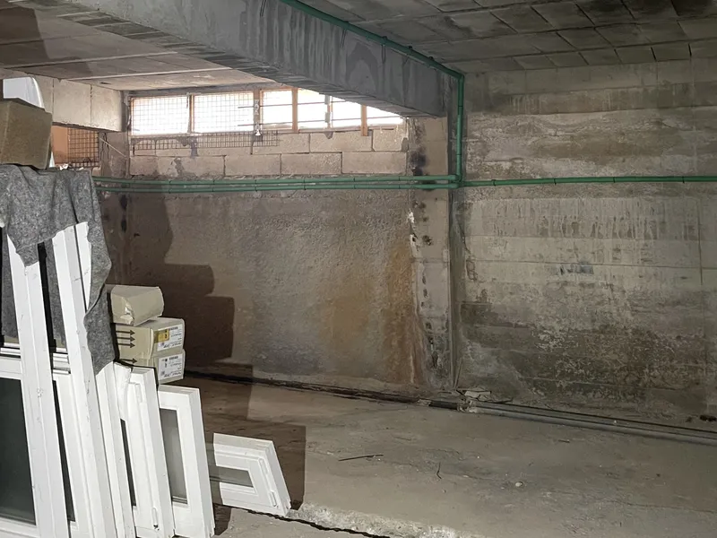 Interesting property investment for own use, commercial unit or for changing of use for office or similar activities, Betlem — photo 12