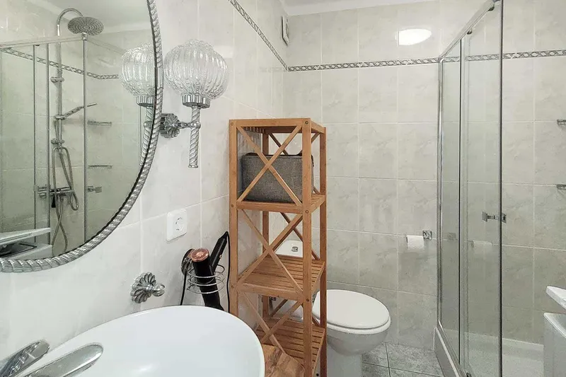 1-bedroom apartment with sensational sea views for rent — photo 6