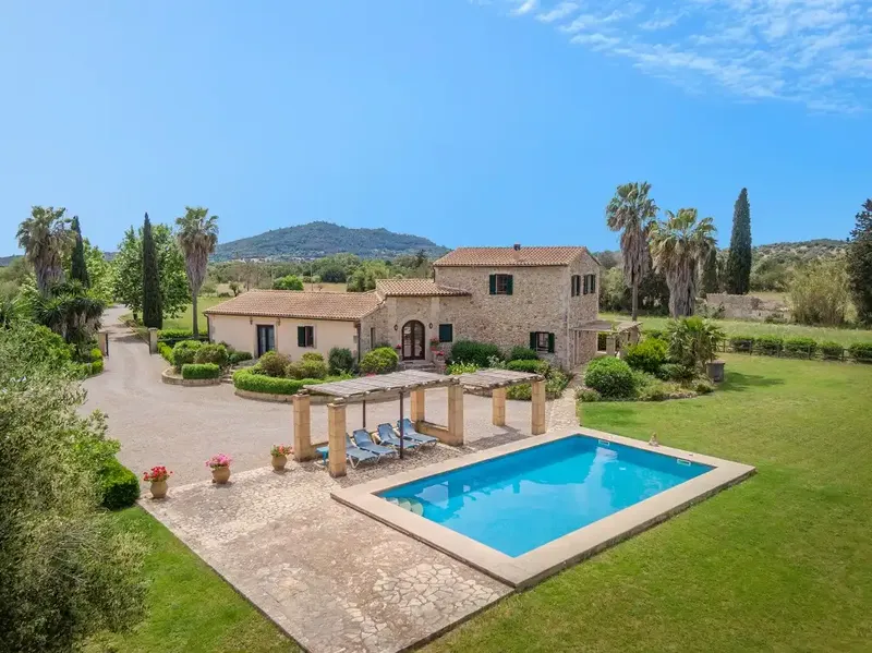 This attractive finca occupies a large plot of about 8,000m2 and is offered for sale in a quiet area of Moscari. It has a guest apartment — photo 1