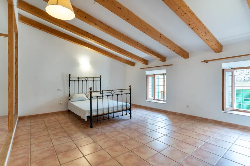 Charming Traditional Townhouse with Private Pool and Scenic Outdoor Spaces in Alaro — photo 5
