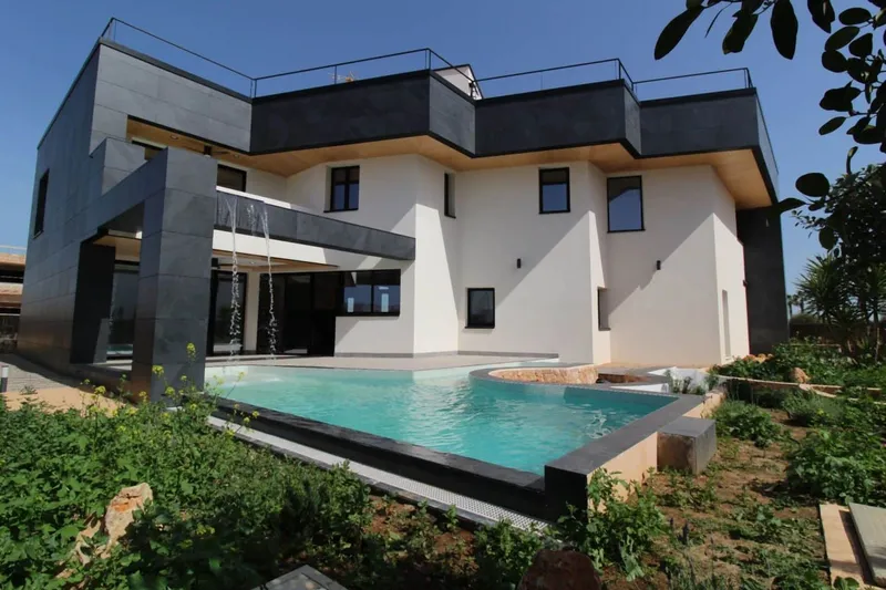Luxurious new-build villa with stunning rooftop terrace in Sa Ràpita — photo 1