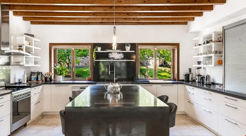 Grand Mediterranean estate with private sauna and outdoor kitchen in Santa Ponsa — photo 6
